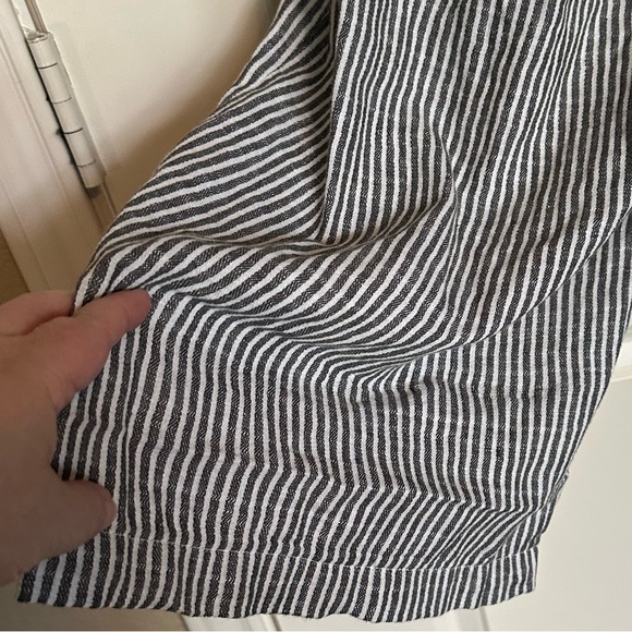 Old Navy wide leg railroad striped pants w/drawstring. 2X - Picture 2 of 7